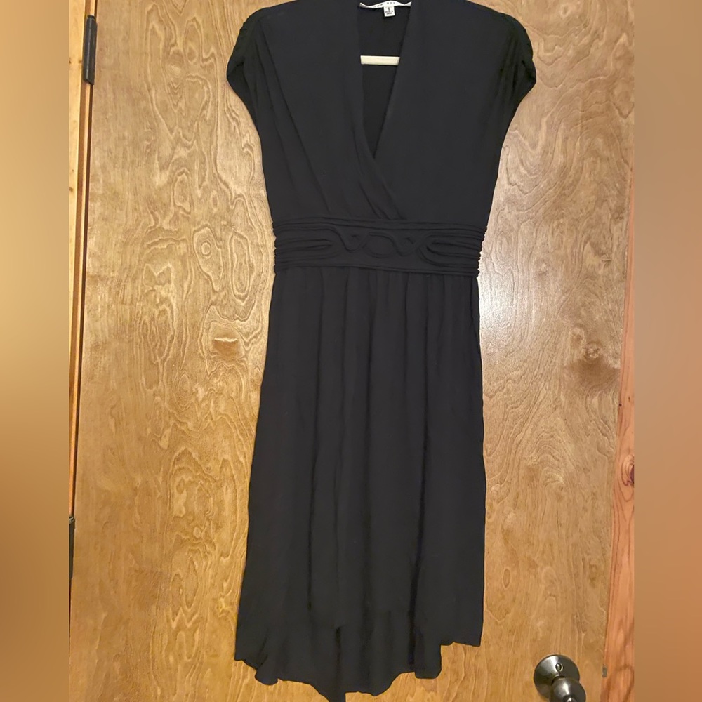 Max studio black mid length small dress. Ruched accents. V-neck.